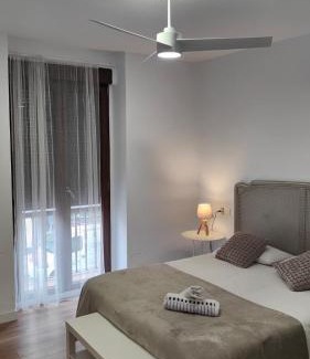 Oeste Apartamento | Amplio alojamiento centro barrio del Oeste