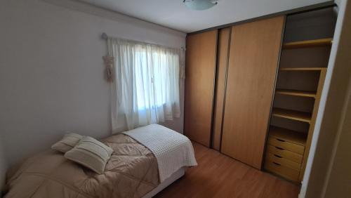 San Nicolás de los Arroyos Apartamento | Amplio Dpto centrico, 2 habitaciones para 4 personas