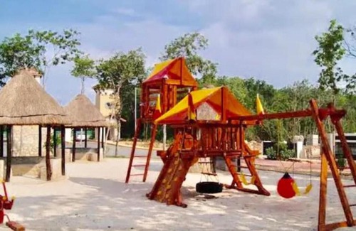 Puerto Juarez Apartamento | Amplio Departamento a 10 Min de la Playa con Alberca e Internet