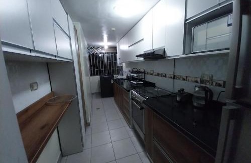 San Miguel Apartamento | Amplio Departamento amoblado, Condominio Parques de la Huaca - San Miguel