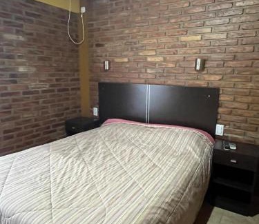 Miramar Apartamento | Amplio departamento con 2 habitaciones- Balcón hacia la pileta y estacionamiento
