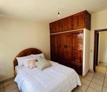 Barrio del Cerrillo Apartamento | Amplio Dpto. céntrico con cochera y terraza.