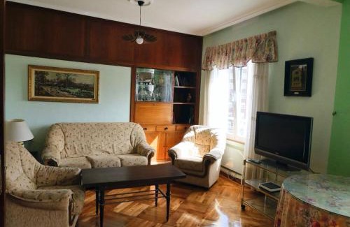 Aviles Apartamento | Amplio y céntrico apartamento en Avilés by beBalmy
