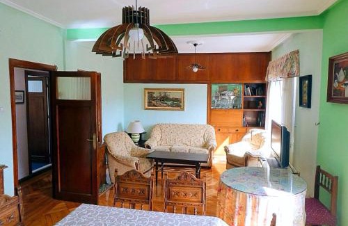 Aviles Apartamento | Amplio y céntrico apartamento en Avilés by beBalmy