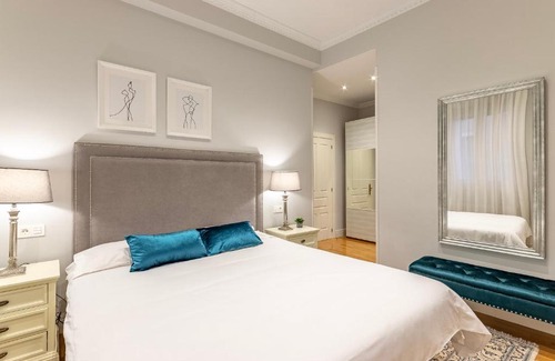 Centro histórico de Bilbao Apartamento | Amplio y Elegante en Casco Viejo con Parking
