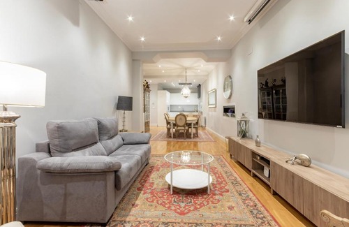 Centro histórico de Bilbao Apartamento | Amplio y Elegante en Casco Viejo con Parking