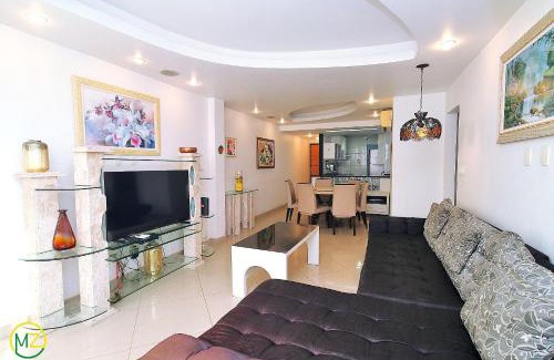 Leme Apartamento | Amplo 2 quartos na praia do Leme para 7 pessoas