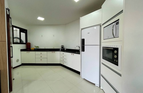 Ingleses Centro Apartamento | Amplo Ap 3min do Mar e Piscina incrível