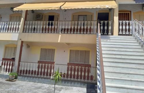 Araruama Apartamento | Amplo APT próximo a lagoa/centro