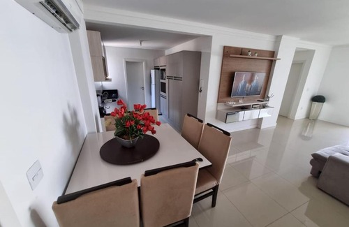 Castelo Branco Apartamento | Amplo e Confortável Apto em Meia Praia Itapema