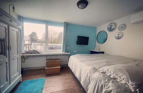 Amsterdam North Cama Y Desayuno | Amster Houseboat Bed without Breakfast