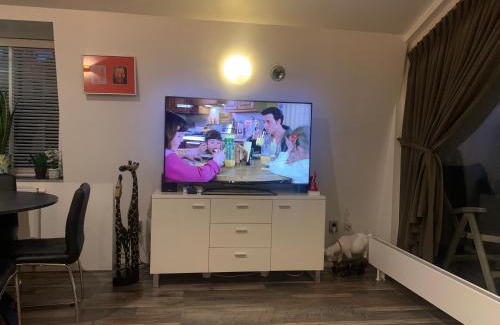 Den Ilp Apartamento | Amsterdam Countryside met Airco ,Geweldig uitzicht, luxe keuken,wasmachine,droger,gratis fietsen