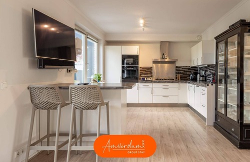 Zwanenburg Casa | Amsterdam Villa | 20+ Beds | Jacuzzi & Sauna