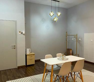 Kuantan Apartamento | Amyra Suite Kuantan