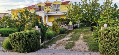 Gradina Casa | Anđela Home - Krka waterfalls