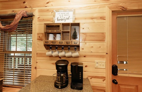 Gatlinburg - Pigeon Forge Cabina | An Absolutely Charming Cabin!!!
