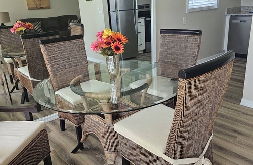Florida Ridge Condominio | An Active 55+ Community! Pool, Golf Sports Bar & Restaurant and more.