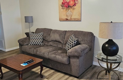 Florida Ridge Condominio | An Active 55+ Community! Pool, Golf Sports Bar & Restaurant and more.