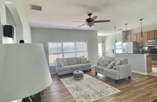 Parrish Casa | An affordable immaculate Home in a gated, safe and quiet community!