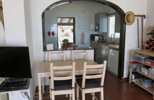 Los Caños de Meca Villa | "Capitán Lucas", una villa en un gran jardín en la primera línea de la playa