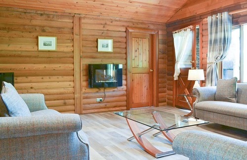 Portsonachan Casa | An Amazing Cedar 3 Bedroom Lodge On The Lochside at Portsonachan