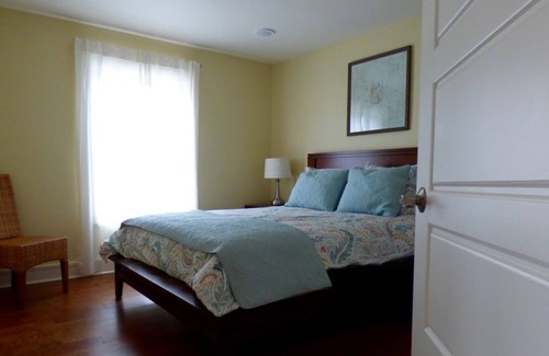 Decorah Apartamento | Un increíble apartamento en Water Street en el centro de Decorah