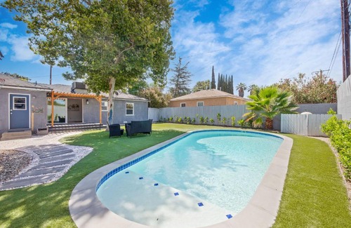 Reseda Casa | An amazing full house with a pool