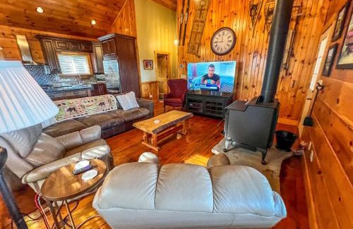 Fleetwood Casa | An Appalachian Hideaway