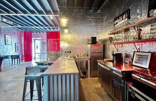 Marvila Apartamento | An art gallery, loft in the trendy alternative district of Marvila, Lisbon, PT