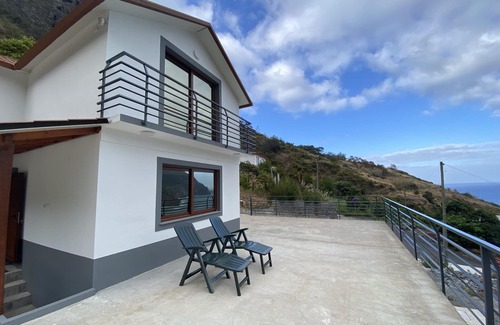 Porto da Cruz Villa | an authentic viewpoint over the sea