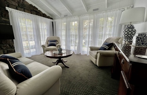 Red Hill Cabaña | An elegant bluestone cottage located on the grounds of the Red Hill Peony Estate