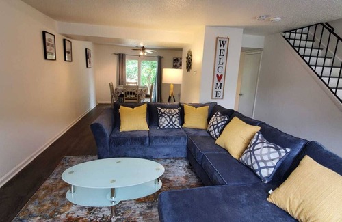 South Side Casa | An Elegant, Cozy and Charming Townhouse