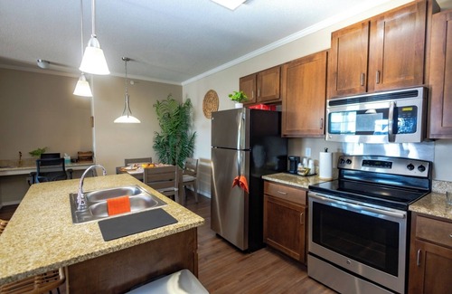 Harbor Town Condominio | An escape where daily bliss and peace is a natural part of the experience.