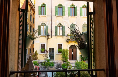 Citta Antica Apartamento | Αn exclusive deconsecrated former church residence from 1170