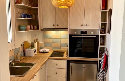 Salamis Casa | An hour from central Athens, 2 bedroom house. Salamina