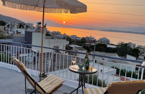Salamis Casa | An hour from central Athens, 2 bedroom house. Salamina