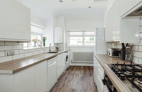 Dalry Cabaña | An ideal cottage for friends and family to enjoy a relaxing break.