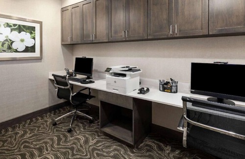 Snellville Casa | An Ideal Room for a Business Trip!