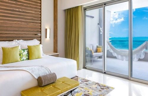 Punta Sam Complejo | An oceanview sanctuary, a fabulous suite with radiant exteriors