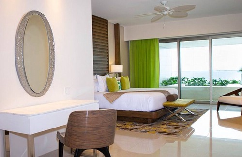 Punta Sam Complejo | An oceanview sanctuary, a fabulous suite with radiant exteriors