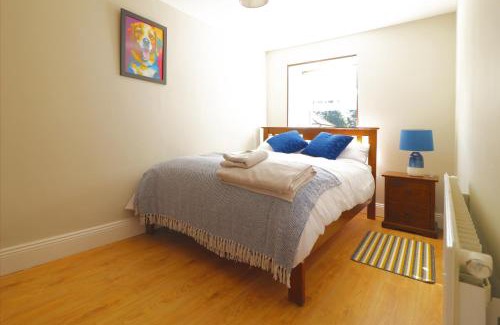 Bunclody Casa | An Teach Ban