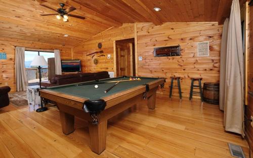Gatlinburg - Pigeon Forge Villa | An Unforgettable Cabin