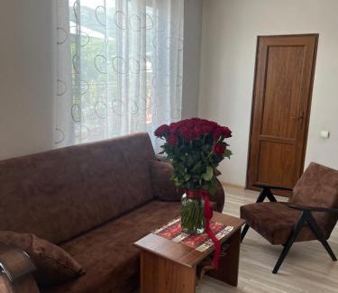 Tatev Cama Y Desayuno | Ana-Maria Bnb