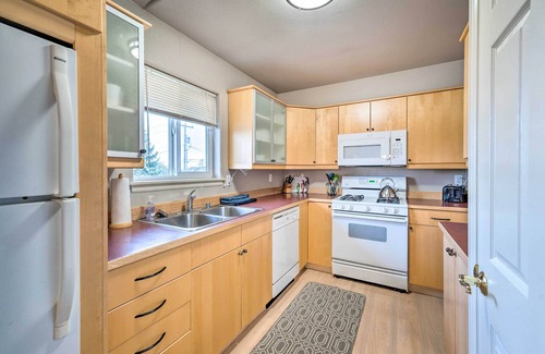 Anacortes Apartamento | ¡NUEVO! Anacortes Condo 1 Mi a Marina & Fidalgo Bay!