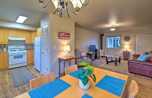 Anacortes Apartamento | ¡NUEVO! Condo Anacortes - Camina a la ciudad, Marina y Bay!
