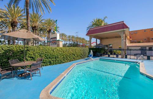 Southwest Anaheim Hotel | Anaheim Discovery Inn and Suites
