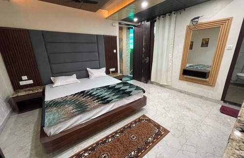 Deoghat Cama Y Desayuno | Anand residency