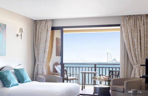 Palm Jumeirah Hotel | Anantara The Palm Dubai Resort