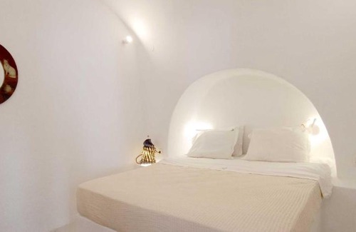 Finikia Casa | Anatoli Cave House-by Thireon