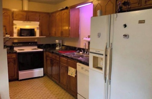Wichita Falls Casa | AnB WFSuites.Sleeps12. 6Bedrooms